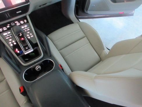 Used 2021 Porsche Cayenne S AWD/4WD image 19