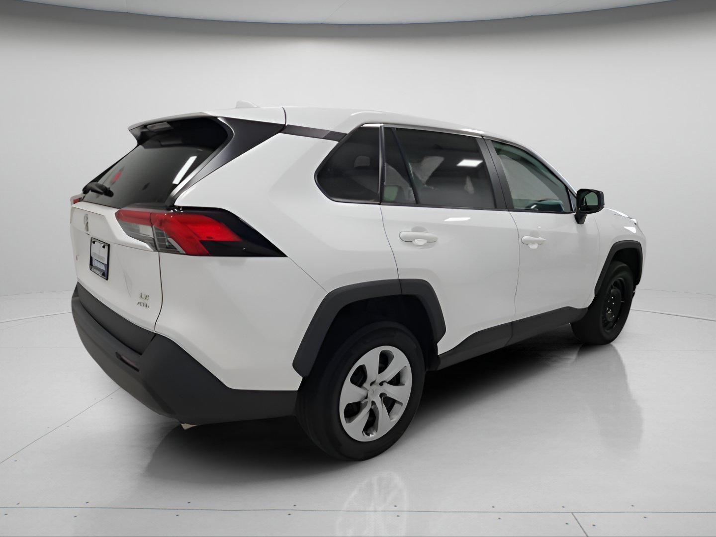 Used 2022 Toyota RAV4 LE w/ Carpet Mat Package (TMS) AWD/4WD image 6