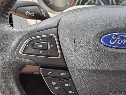 Used 2017 Ford Focus SEL w/ Cold Weather Package FWD image 28