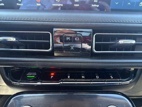 Certified 2022 Lincoln Nautilus Reserve AWD/4WD image 26