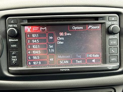 Used 2017 Toyota Yaris L image 14