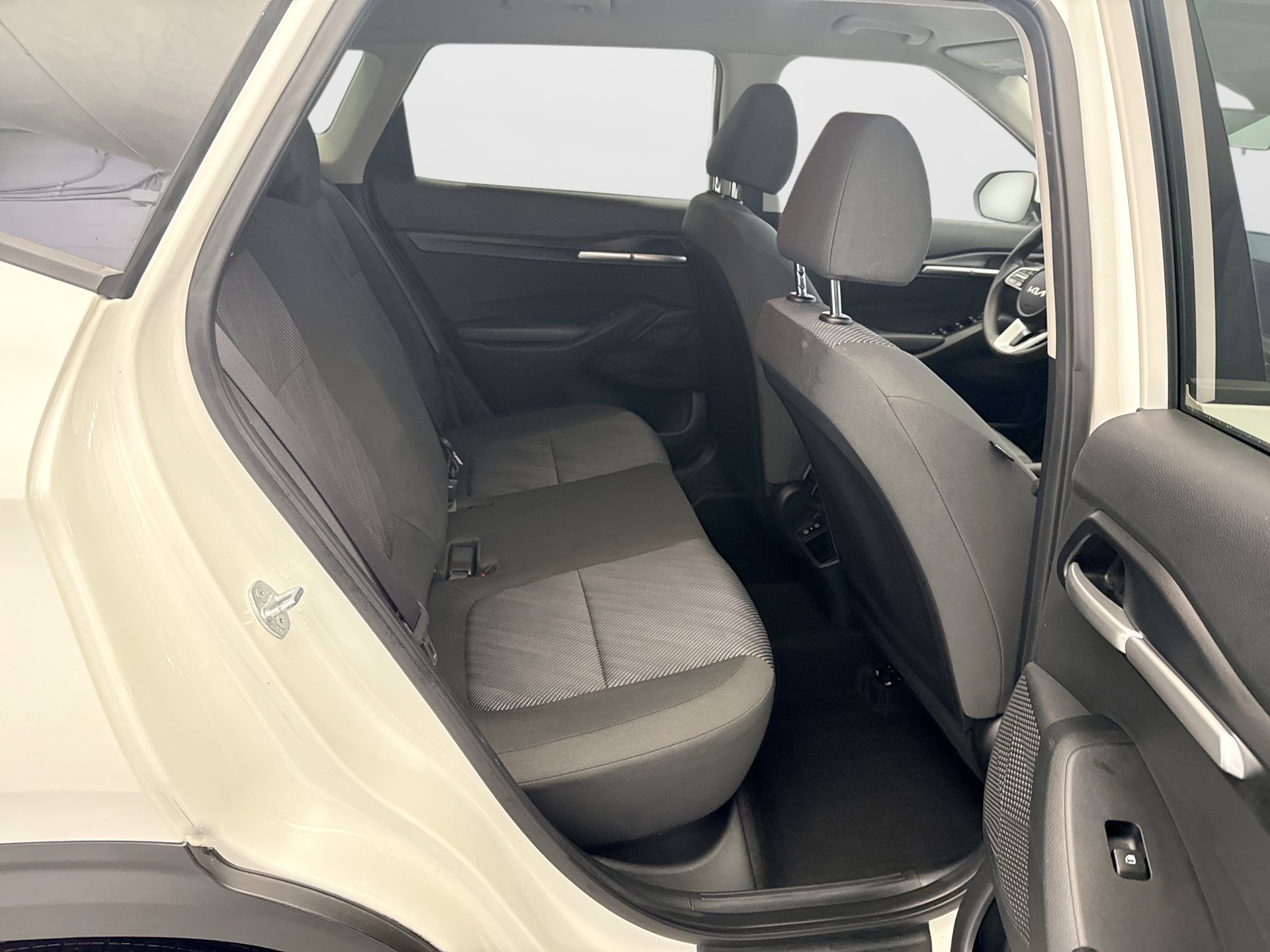 Used 2024 Kia Seltos LX AWD/4WD image 17