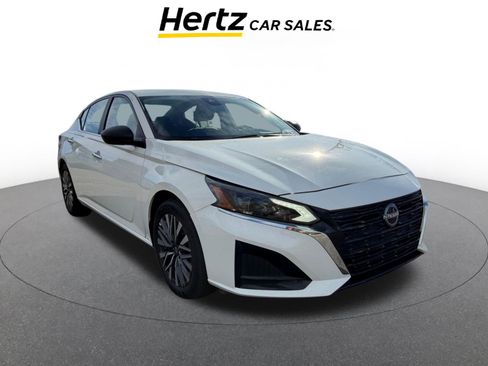 Used 2025 Nissan Altima 2.5 SV FWD image 1