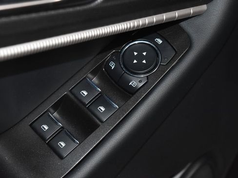 Used 2025 Ford Explorer ST-Line image 5