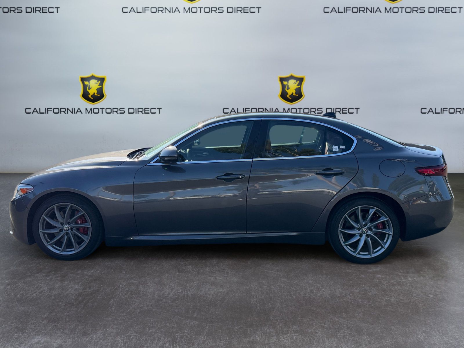 Used 2019 Alfa Romeo Giulia RWD image 2