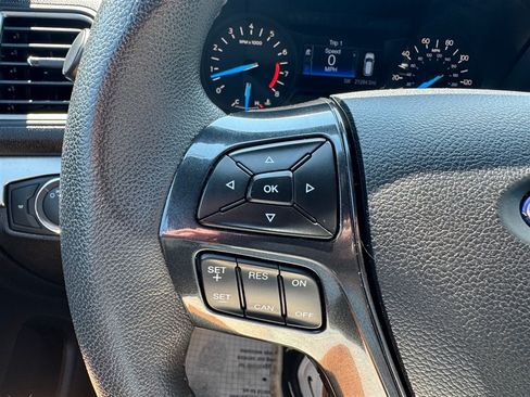 Used 2019 Ford Explorer XLT FWD image 13