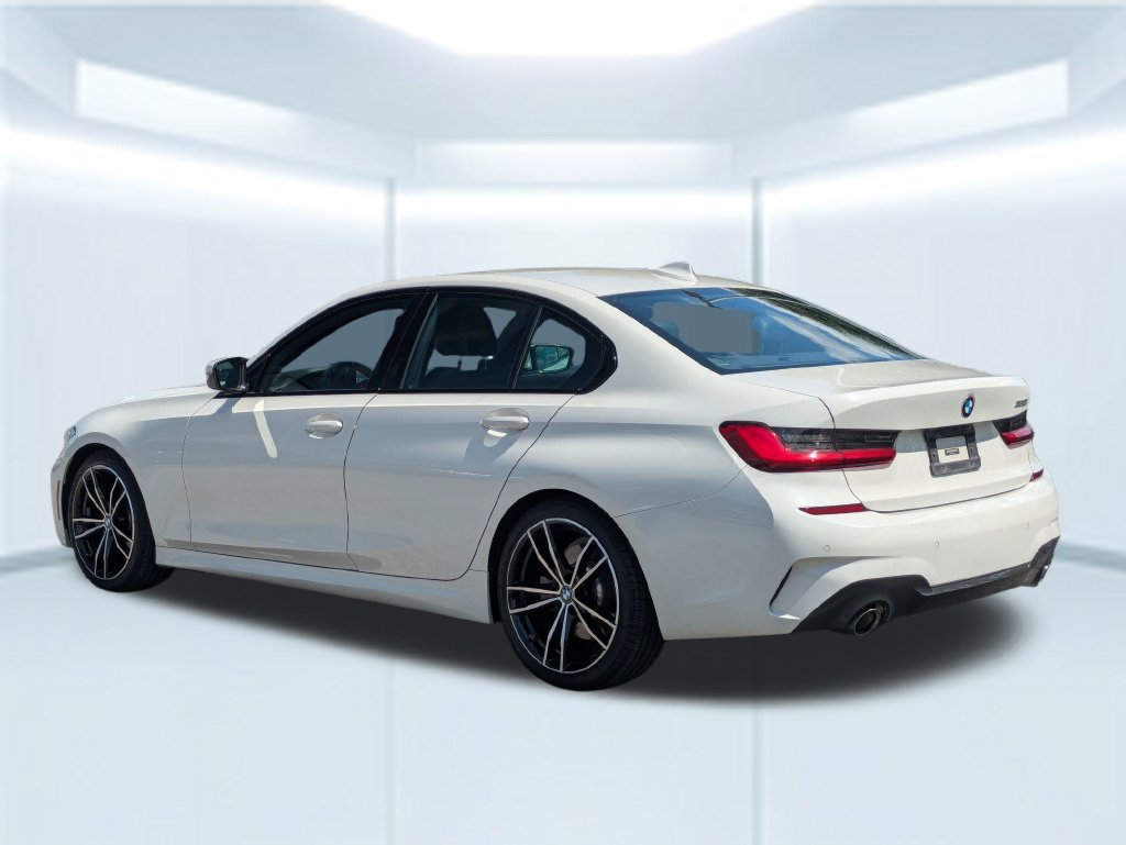 Used 2020 BMW 330i Sedan w/ M Sport Package RWD image 3
