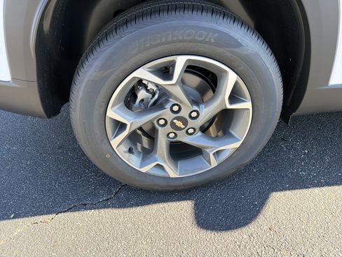 New 2026 Chevrolet Trax LT w/ Driver Confidence Package image 17