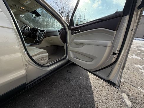 Used 2011 Cadillac SRX Luxury image 15