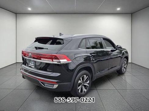 Certified 2025 Volkswagen Atlas Cross Sport SE AWD/4WD image 5