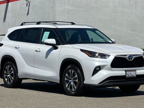 Used 2026 Toyota Highlander XLE AWD/4WD image 5