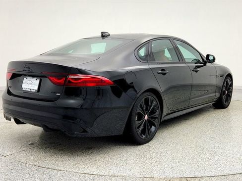Used 2022 Jaguar XF R-Dynamic SE image 5
