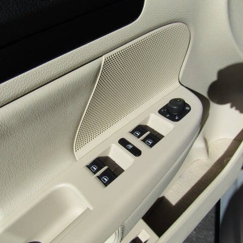 Used 2011 Volkswagen Jetta TDI FWD image 17