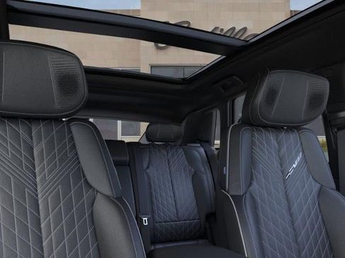 New 2026 Cadillac Lyriq V w/ Exterior Carbon Fiber Package AWD/4WD image 24