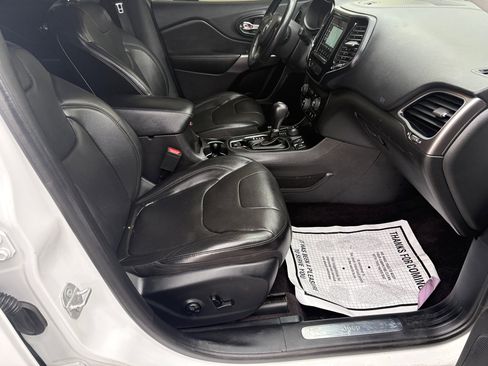 Used 2019 Jeep Cherokee Limited w/ Luxury Group image 11