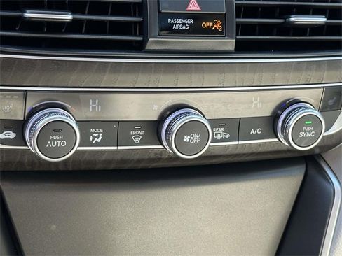 Used 2019 Honda Accord Touring image 18