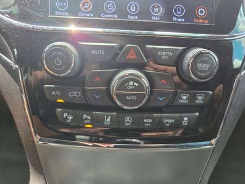 Used 2020 Jeep Grand Cherokee Trailhawk w/ Trailhawk Luxury Group AWD/4WD image 25
