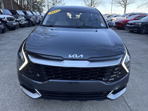 Used 2023 Kia Sportage EX image 2