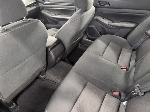 Used 2025 Nissan Altima 2.5 SV FWD image 21