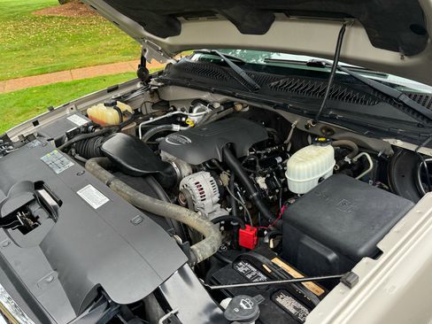 Used 2005 Chevrolet Silverado 2500 LS image 28