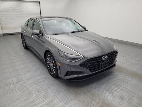 Used 2022 Hyundai Sonata Limited w/ Preferred Accessory Package FWD image 13