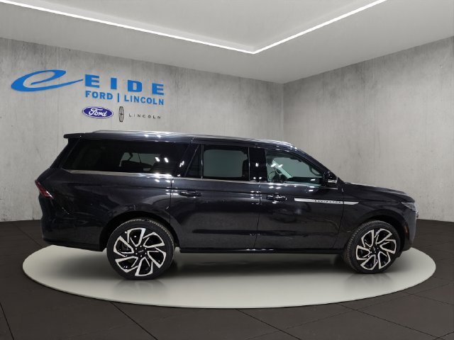 New 2027 Lincoln Navigator L Reserve AWD/4WD image 4