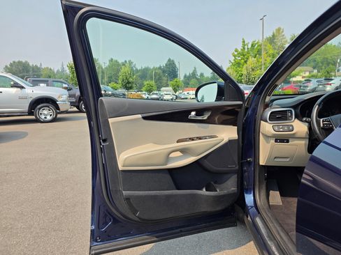 Used 2019 Kia Sorento EX w/ EX Touring Package AWD/4WD image 23