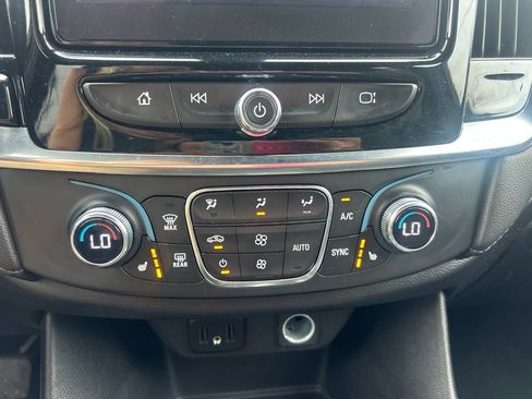 Certified 2023 Chevrolet Traverse LT w/ Midnight/Sport Edition AWD/4WD image 22