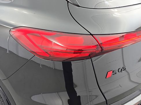 New 2025 Audi SQ5 Prestige image 34
