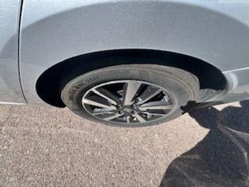 Used 2025 Nissan Versa SV image 12