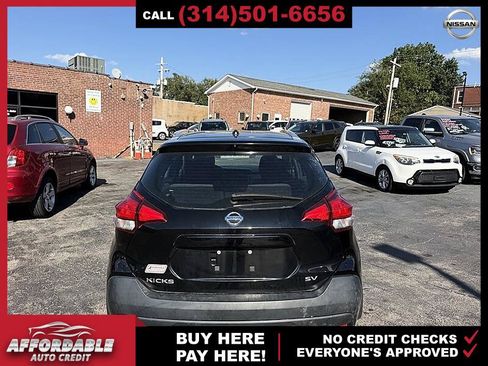 Used 2019 Nissan Kicks SV FWD image 4