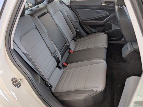 Used 2025 Volkswagen Jetta SE w/ Sunroof Package FWD image 20