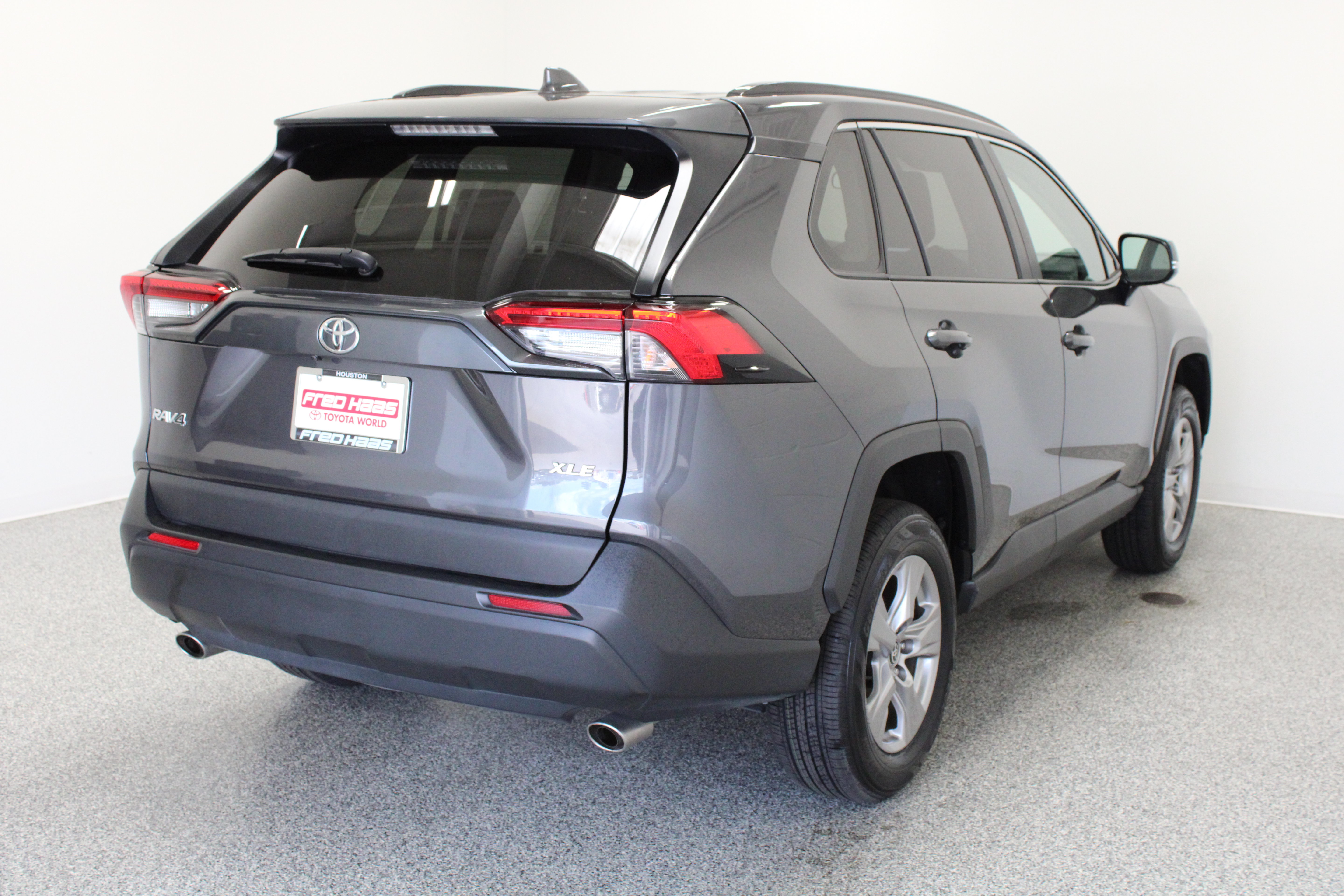 Used 2025 Toyota RAV4 XLE FWD image 7