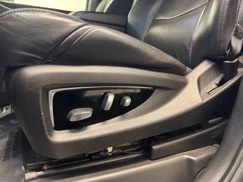 Used 2019 Cadillac Escalade Premium Luxury image 21