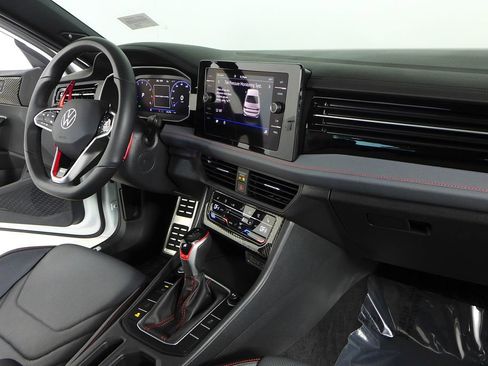 Used 2025 Volkswagen Jetta GLI Autobahn image 13