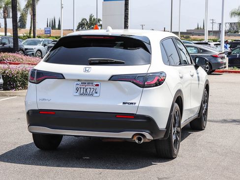 Certified 2025 Honda HR-V Sport image 11