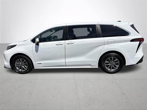 Used 2021 Toyota Sienna LE FWD image 9