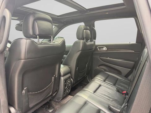 Used 2018 Jeep Grand Cherokee Overland w/ Interior Metal Package RWD image 26