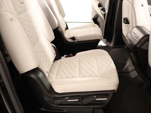 Used 2025 Cadillac Escalade ESV Sport Platinum w/ LPO, Floor Liner Package AWD/4WD image 16