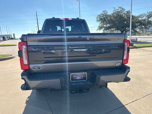 Used 2025 Ford F250 Platinum AWD/4WD image 6