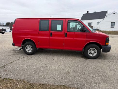 Used 2015 Chevrolet Express 2500 image 4