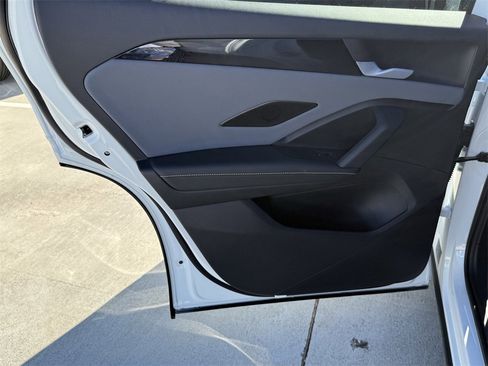 New 2026 Volkswagen Tiguan SE R-Line image 23