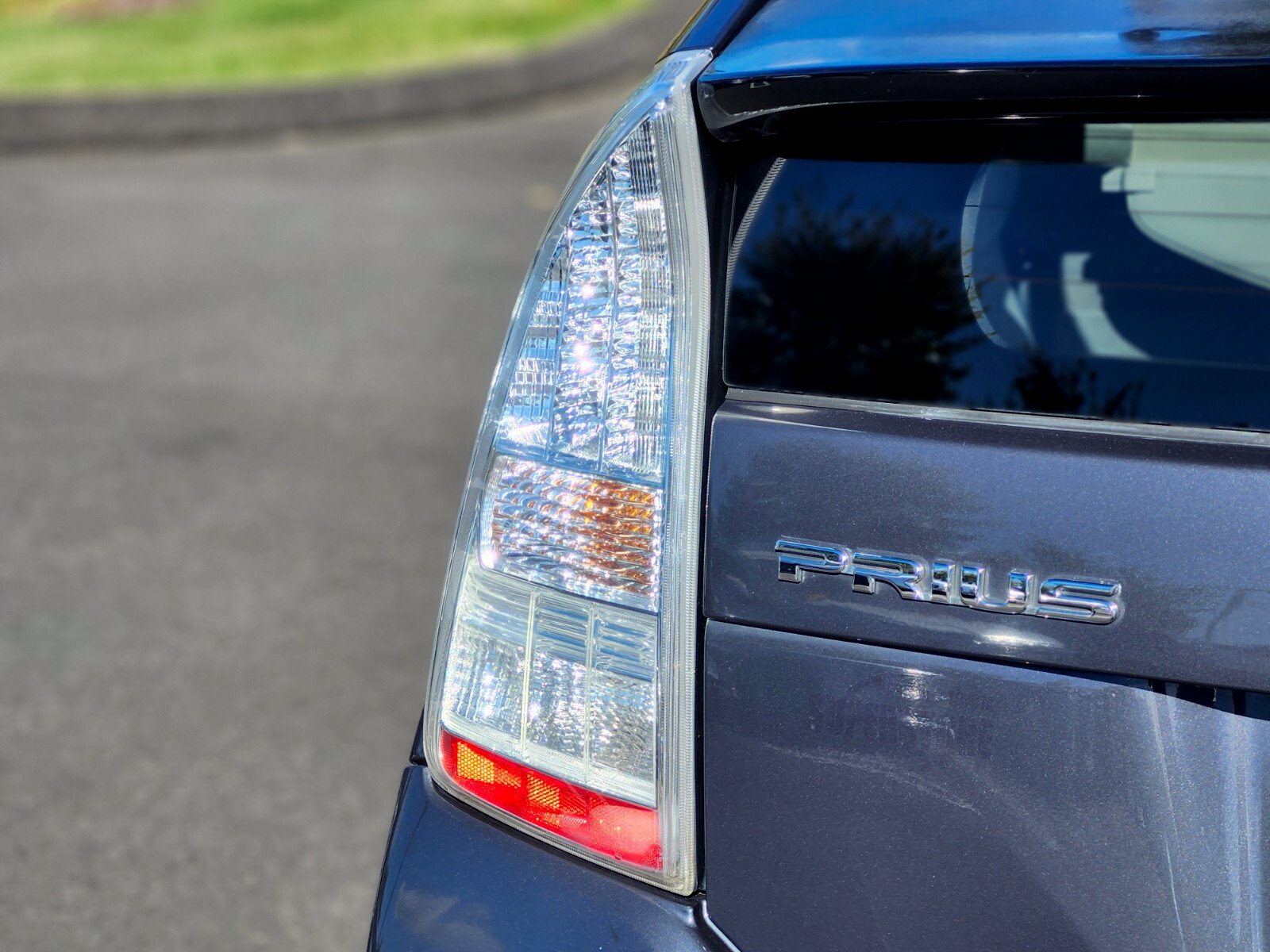 Used 2010 Toyota Prius Four w/ Solar Roof Pkg FWD image 7