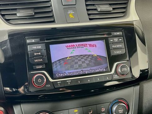 Used 2017 Nissan Sentra SV FWD image 17