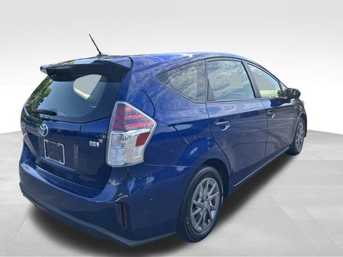 Used 2017 Toyota Prius V Three FWD image 5
