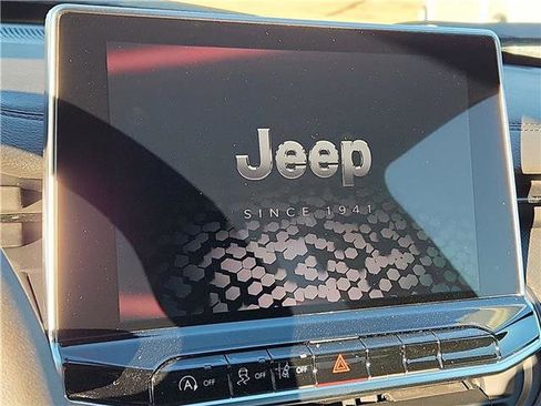 New 2026 Jeep Compass Latitude image 15