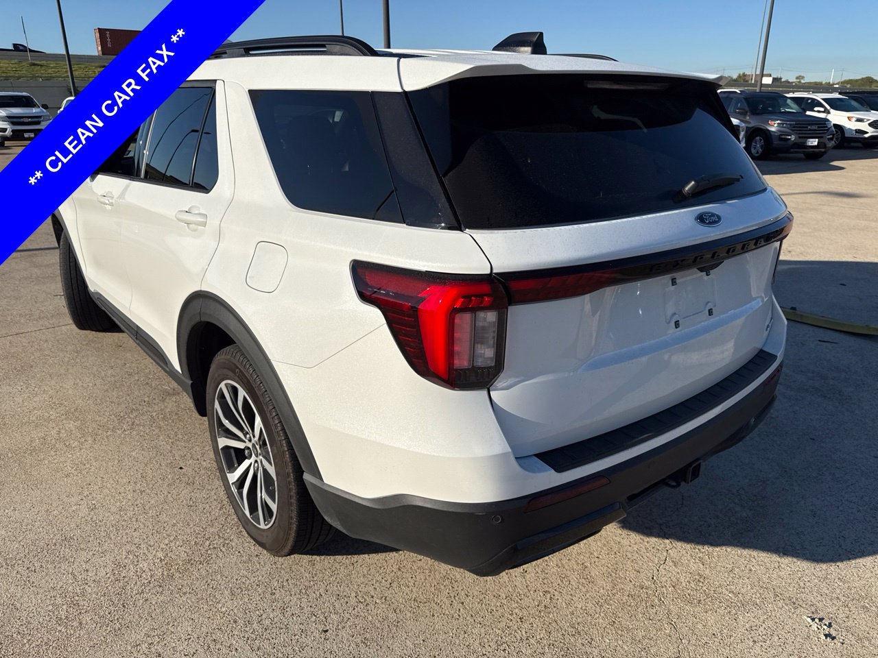 Used 2025 Ford Explorer ST-Line AWD/4WD image 8