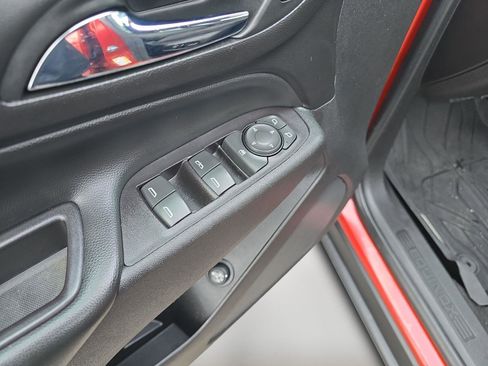 Used 2020 Chevrolet Equinox LT w/ Driver Convenience Package image 21