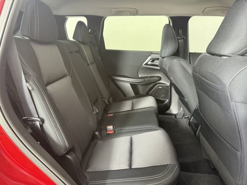 Used 2026 Mitsubishi Outlander ES FWD image 13