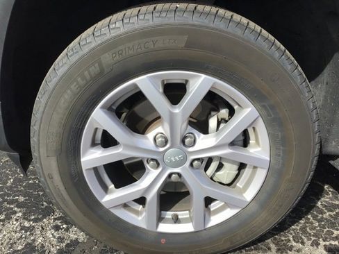 Used 2022 Jeep Grand Cherokee Limited image 30